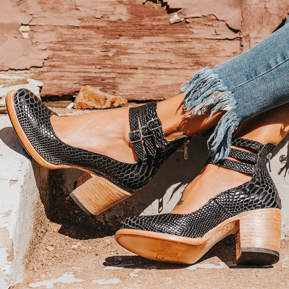 GINEVRA | HEELS WITH STRAPS