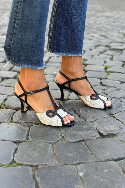 FLAVIA | MEDIUM HEEL SANDALS IN RETRO STYLE