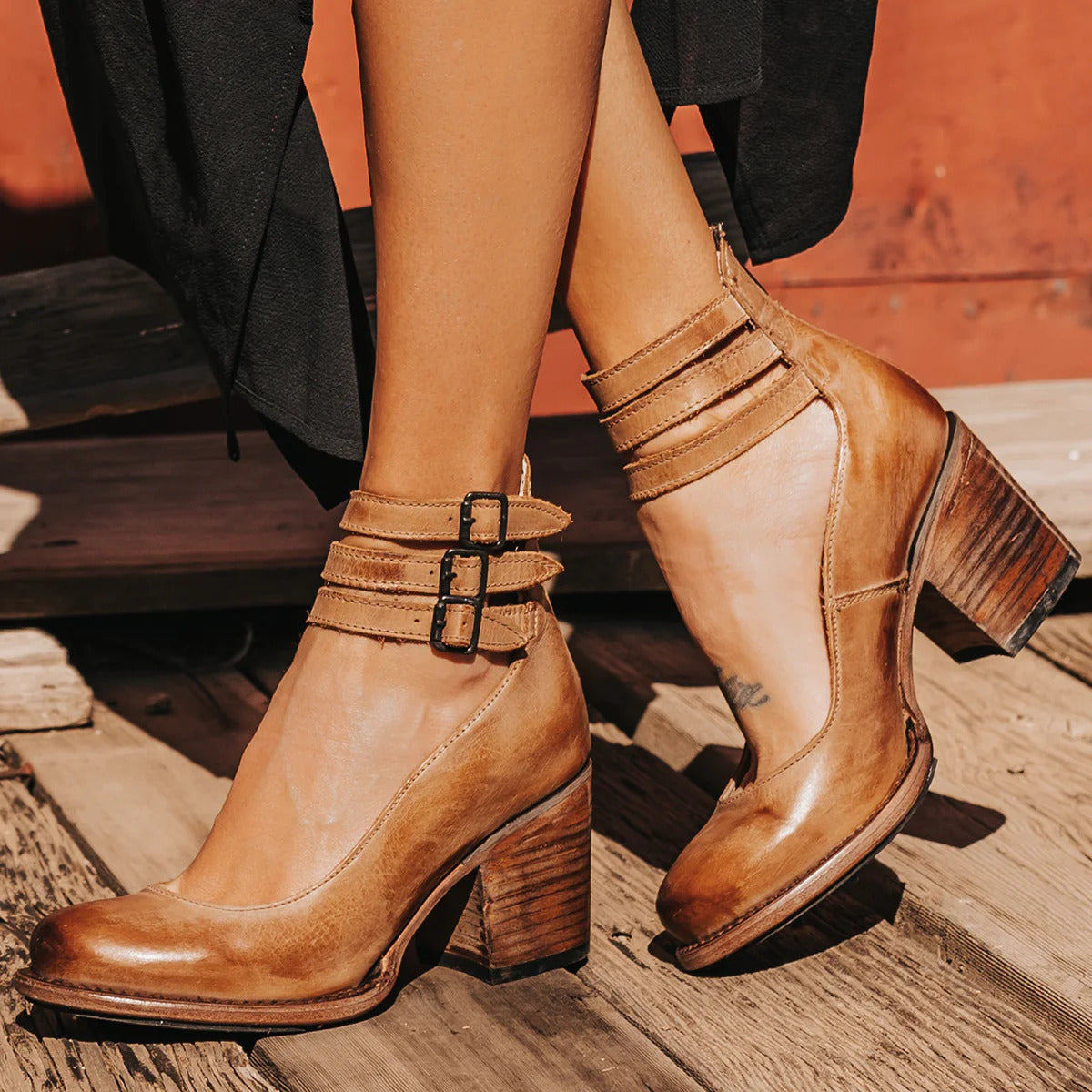 GINEVRA | HEELS WITH STRAPS
